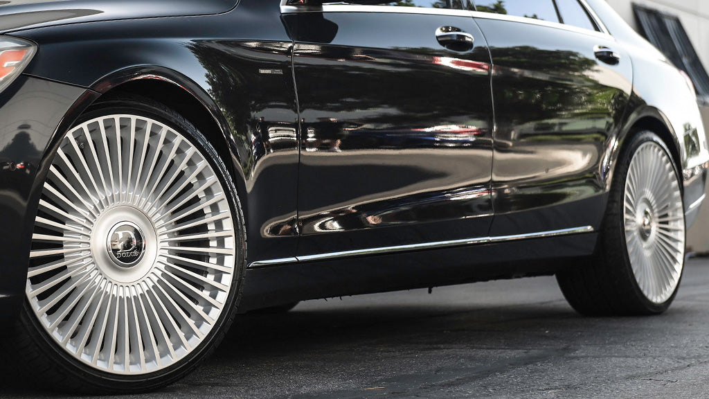 22" Dolce Luxury Wheels Trento Gloss Silver with Brushed Face Floating Cap Rims