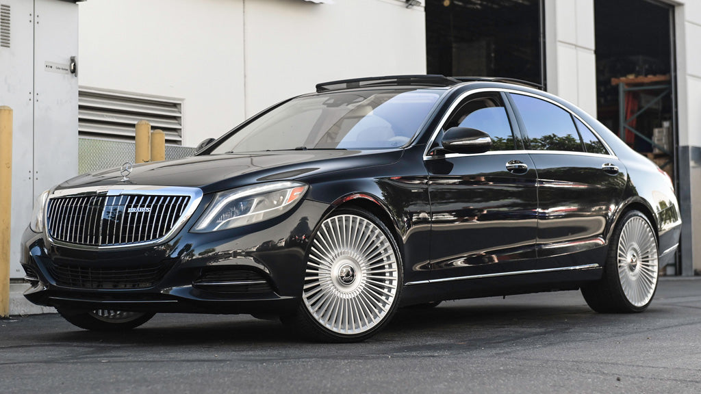 22" Dolce Luxury Wheels Trento Gloss Silver with Brushed Face Floating Cap Rims