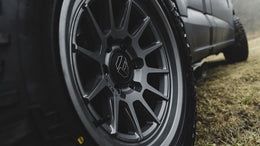 17" Fuel Wheels FC902 Spur Gloss Gunmetal Off-Road Flow Formed Rims