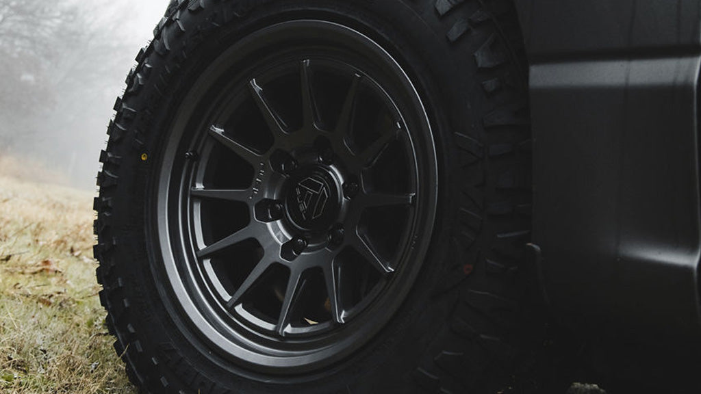 17" Fuel Wheels FC902 Spur Gloss Gunmetal Off-Road Flow Formed Rims